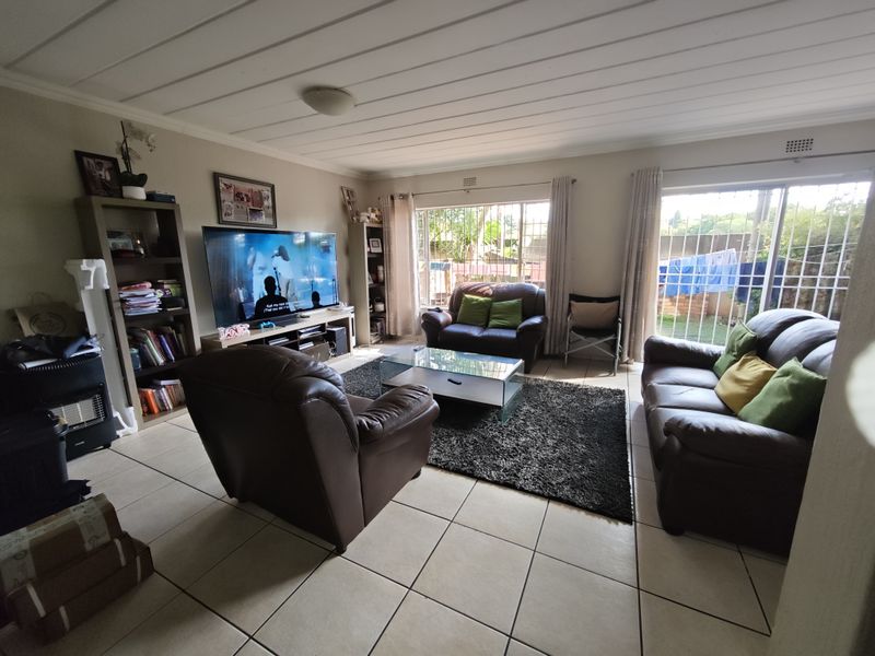 4 bedroom ,2 Bathroom Apartment for rent at Lorani Mews - Photo 2