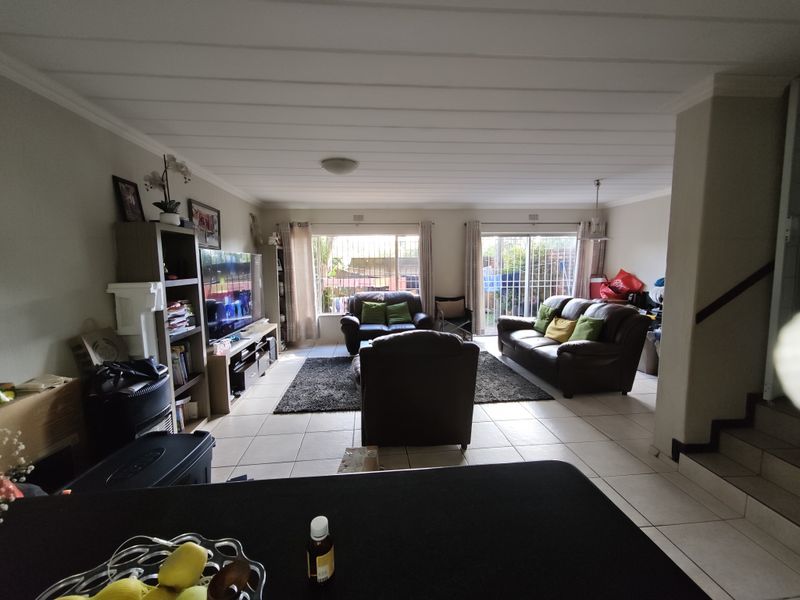 4 bedroom ,2 Bathroom Apartment for rent at Lorani Mews - Photo 9