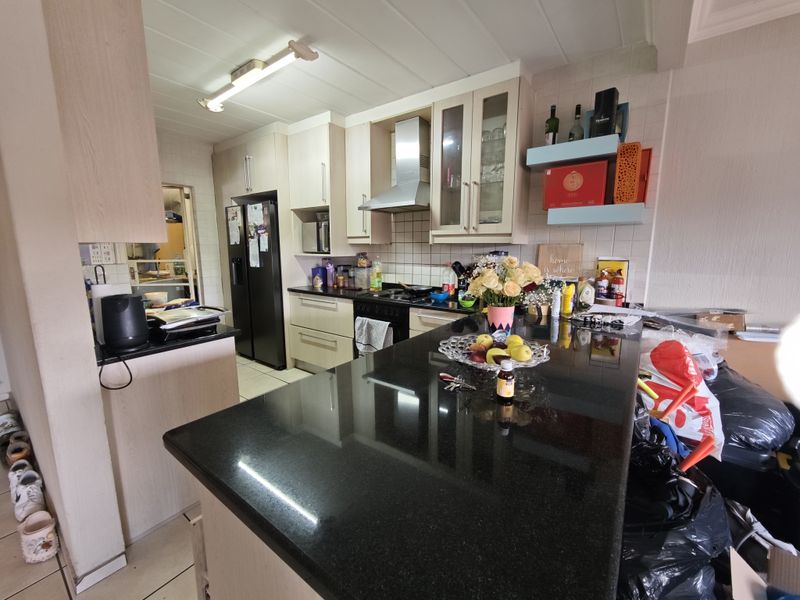 4 bedroom ,2 Bathroom Apartment for rent at Lorani Mews - Photo 8