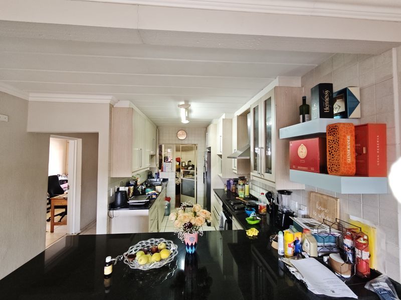 4 bedroom ,2 Bathroom Apartment for rent at Lorani Mews - Photo 7