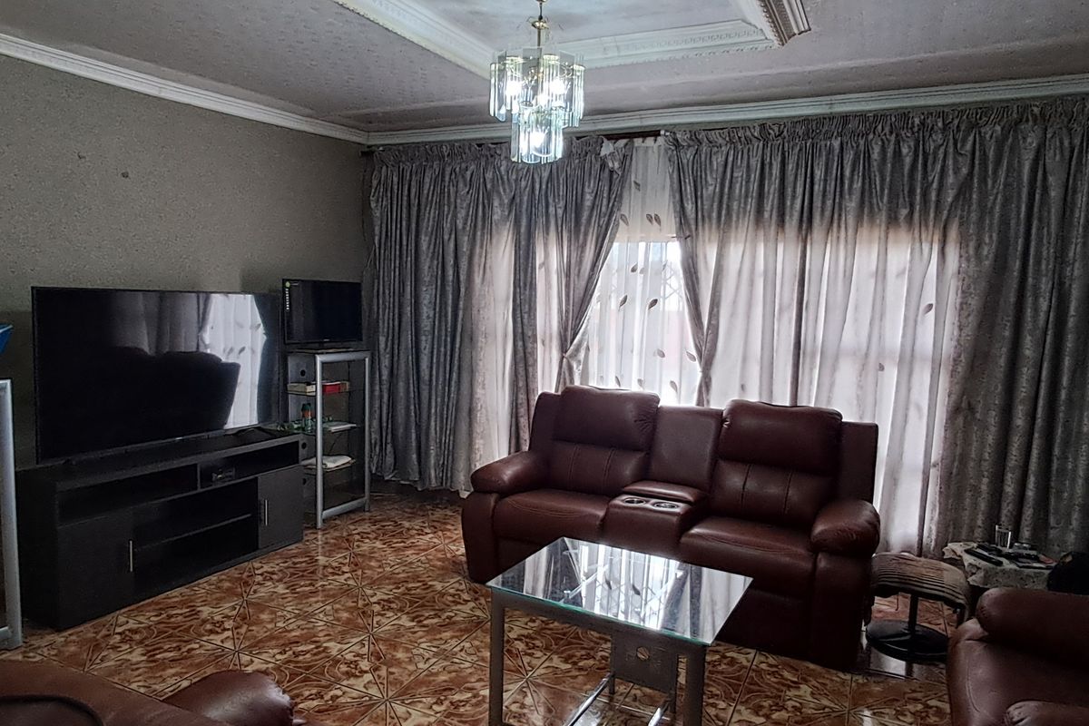 Charming 3-bedroom house for sale in Durnacol, Dannhauser—your perfect family home awaits! - Photo 5