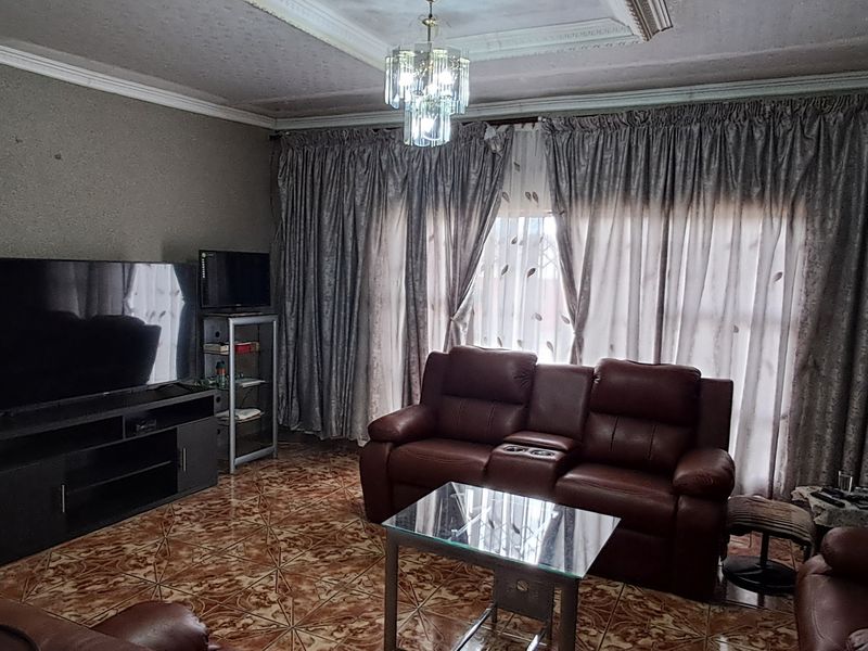 Charming 3-bedroom house for sale in Durnacol, Dannhauser—your perfect family home awaits! - Photo 5