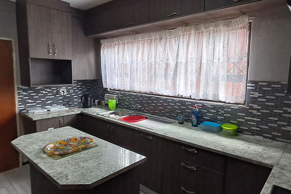 Charming 3-bedroom house for sale in Durnacol, Dannhauser—your perfect family home awaits! - Photo 2