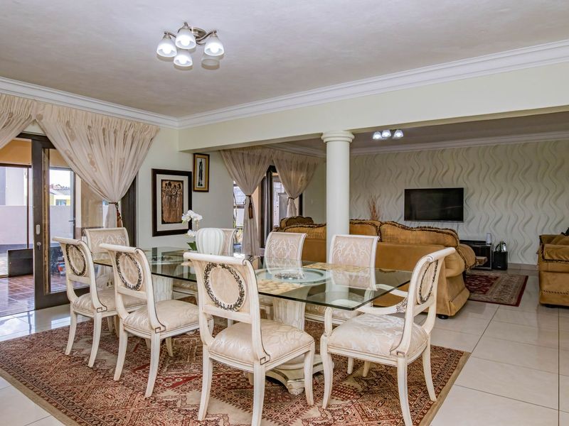 A Grand Residence Designed For Luxurious Entertaining - Photo 8
