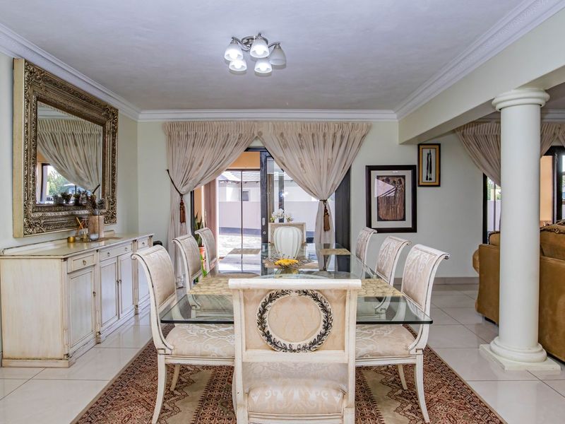 A Grand Residence Designed For Luxurious Entertaining - Photo 7