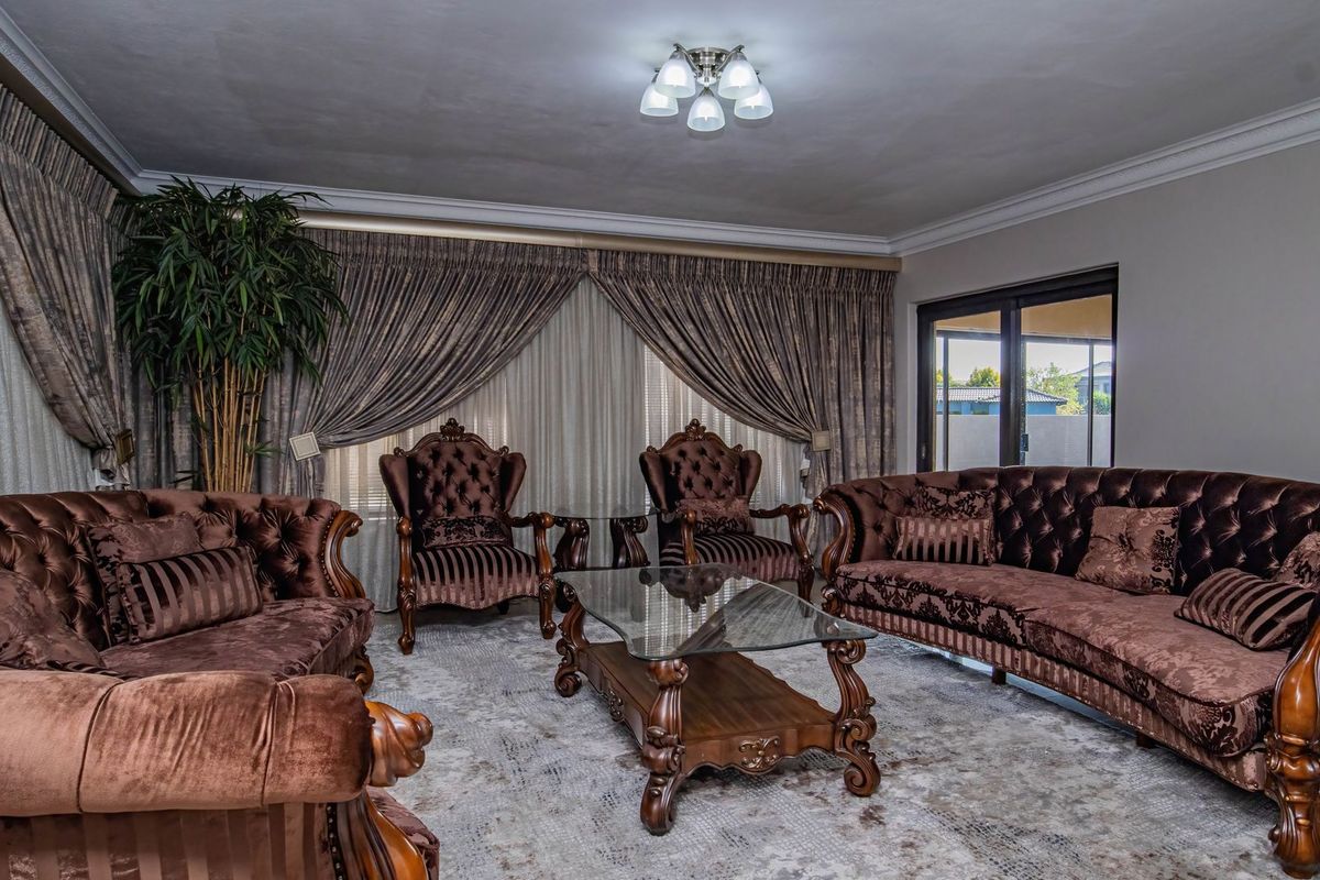 A Grand Residence Designed For Luxurious Entertaining - Photo 5