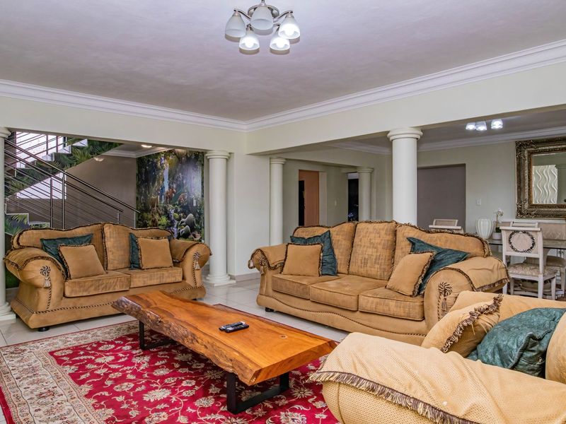 A Grand Residence Designed For Luxurious Entertaining - Photo 10