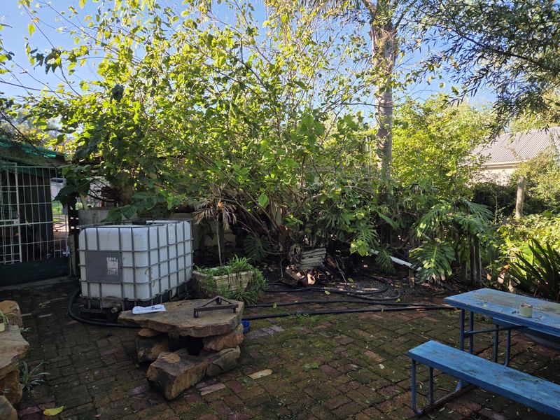 Exceptionally Spacious 3-Bedroom Family Home on a Large Corner Plot - Photo 4