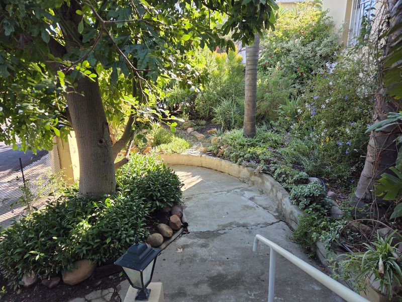 Exceptionally Spacious 3-Bedroom Family Home on a Large Corner Plot - Photo 8