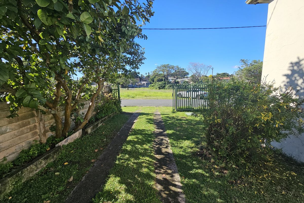 Cambridge West - Spacious Family Home Calling a Loving Family - Photo 3