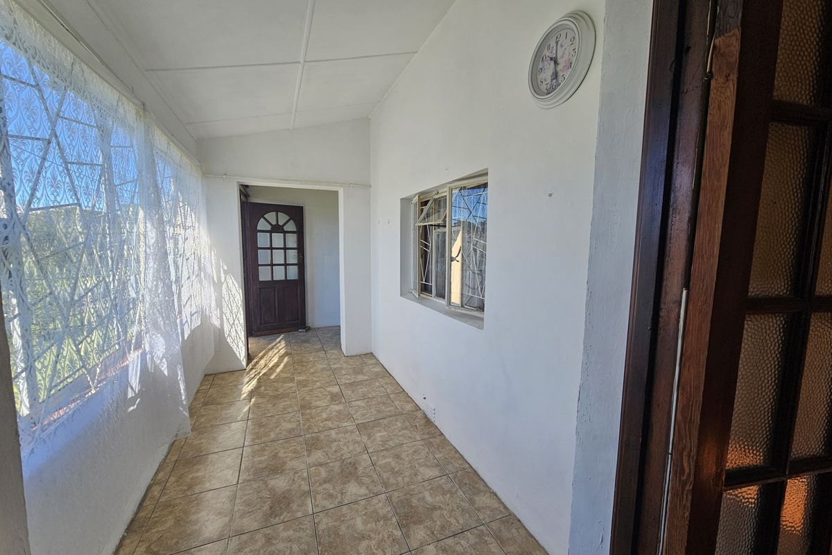 Cambridge West - Spacious Family Home Calling a Loving Family - Photo 4