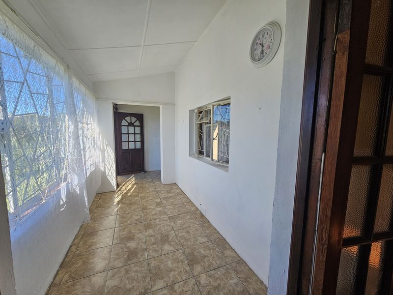 Cambridge West - Spacious Family Home Calling a Loving Family - Photo 4