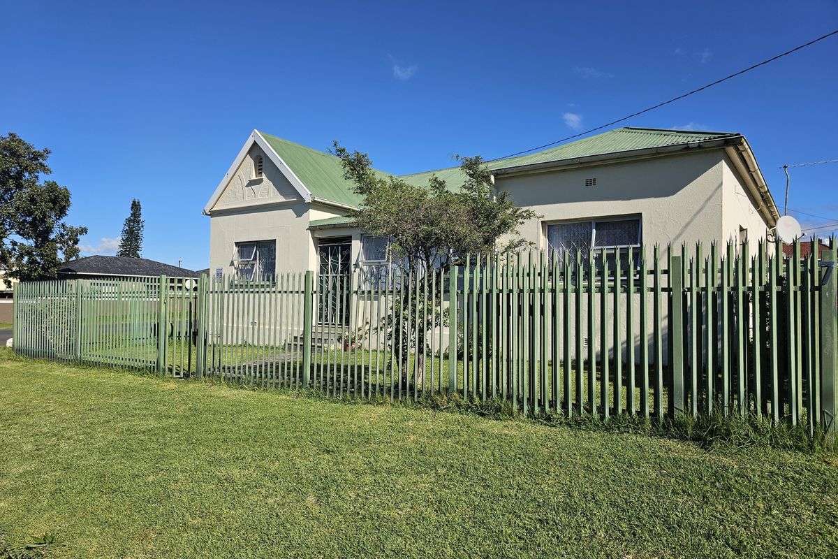Cambridge West - Spacious Family Home Calling a Loving Family - Photo 2