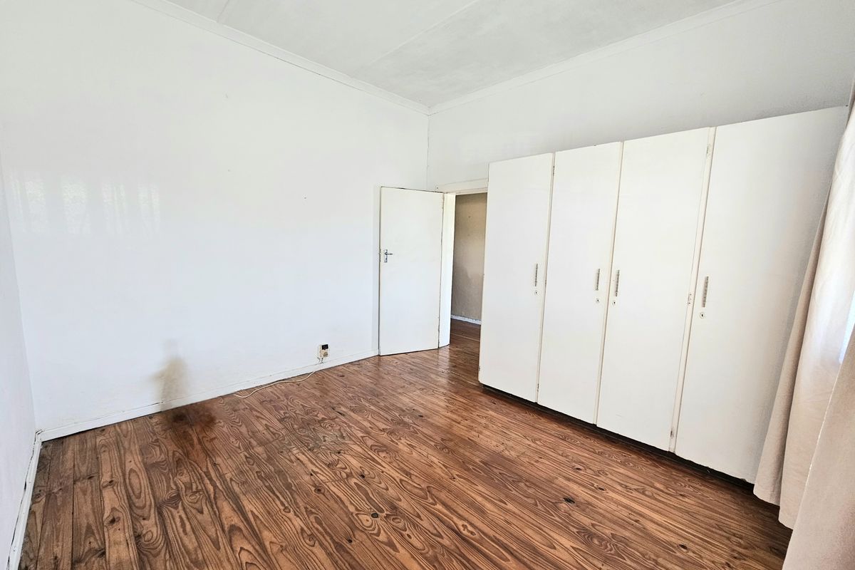 Cambridge West - Semi Detached, neat and spacious property - Photo 5