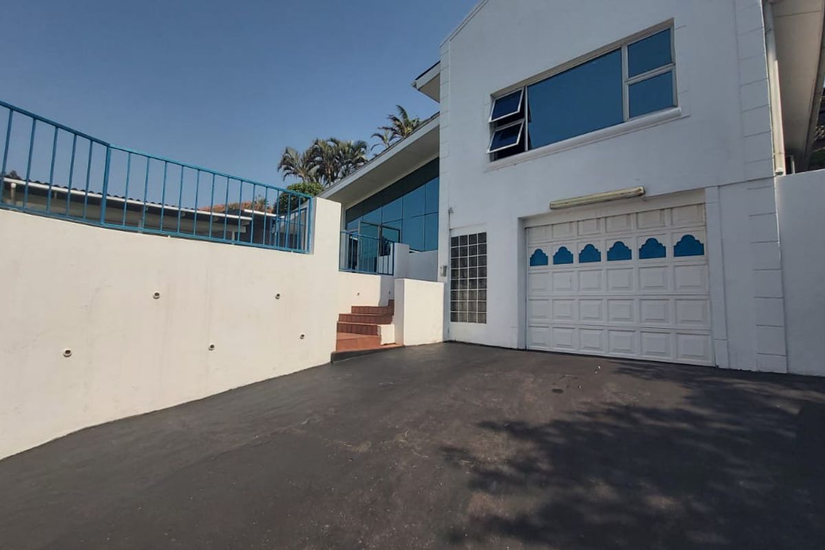 Brighton Beach Gem with Spectacular Sea Views - Photo 3