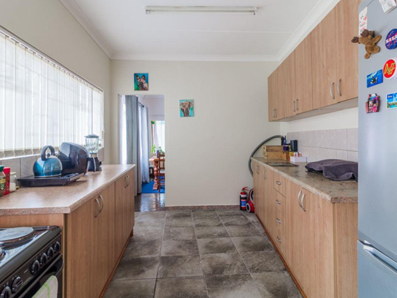3 Bedroom 2 Bathroom House –  Great Space @ 199 sqm - Murrayfield! - Photo 4
