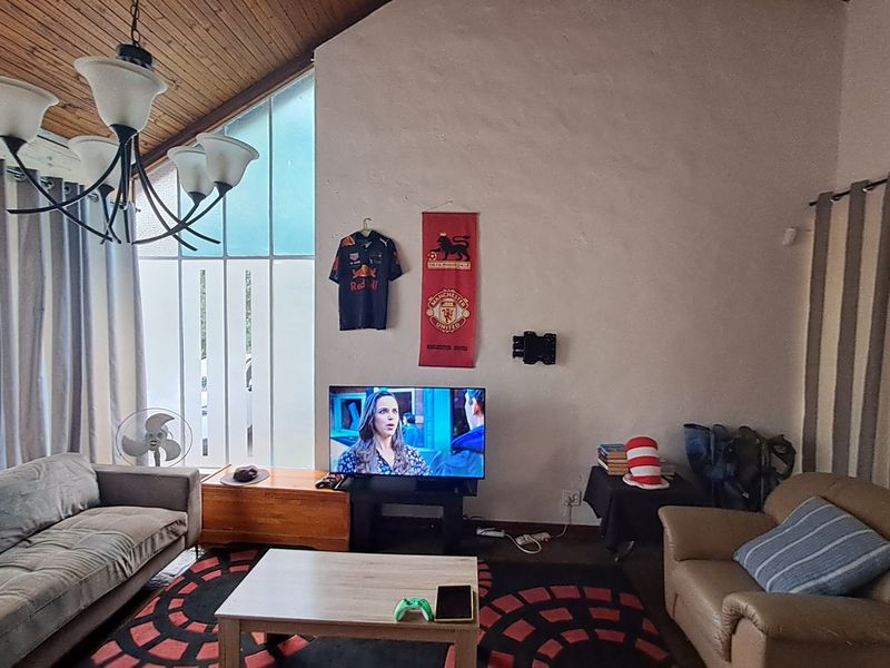 3 Bedroom 2 Bathroom House –  Great Space @ 199 sqm - Murrayfield! - Photo 10