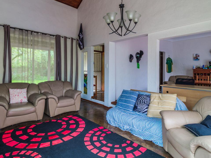 3 Bedroom 2 Bathroom House –  Great Space @ 199 sqm - Murrayfield! - Photo 8