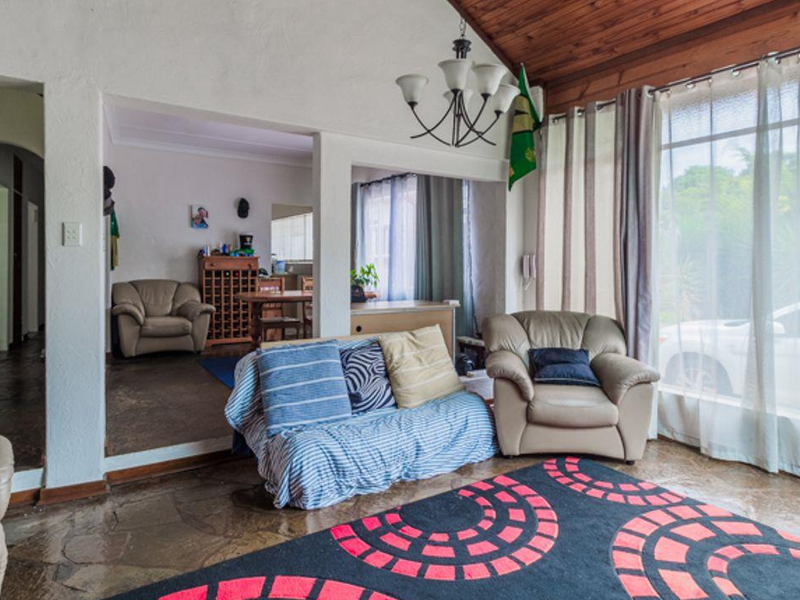 3 Bedroom 2 Bathroom House –  Great Space @ 199 sqm - Murrayfield! - Photo 9