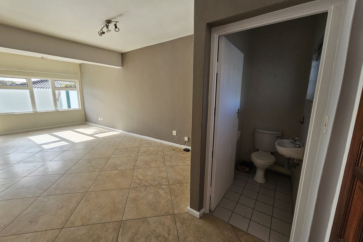 Bonza Bay - Lovely Duplex Townhouse in tranquil suburb - Photo 2