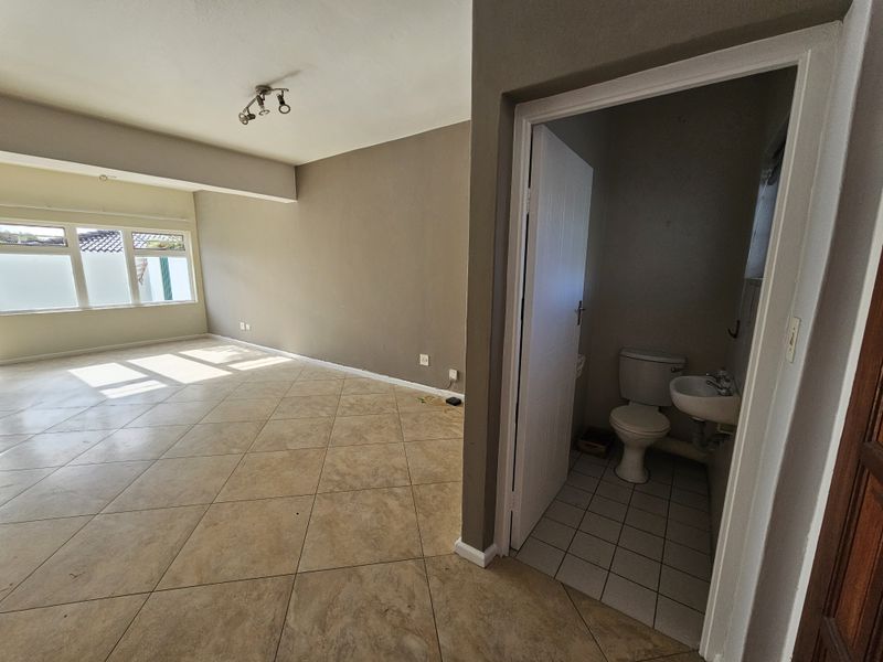 Bonza Bay - Lovely Duplex Townhouse in tranquil suburb - Photo 2