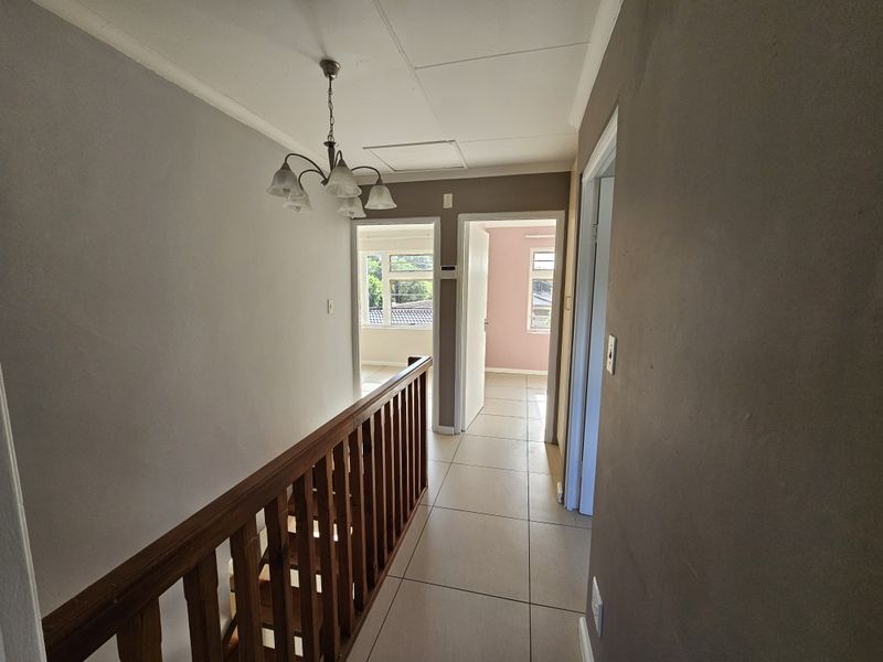 Bonza Bay - Lovely Duplex Townhouse in tranquil suburb - Photo 7