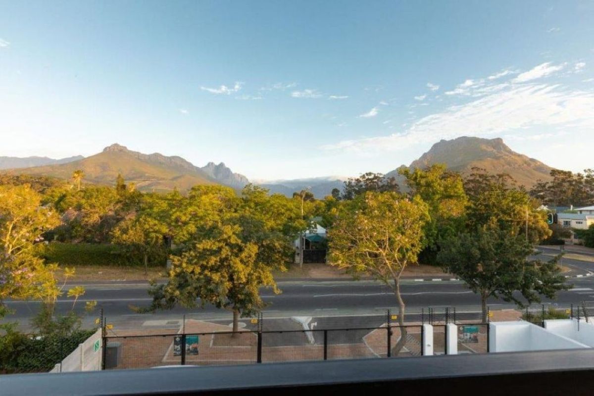 Apartment For Sale In Stellenbosch - Photo 2