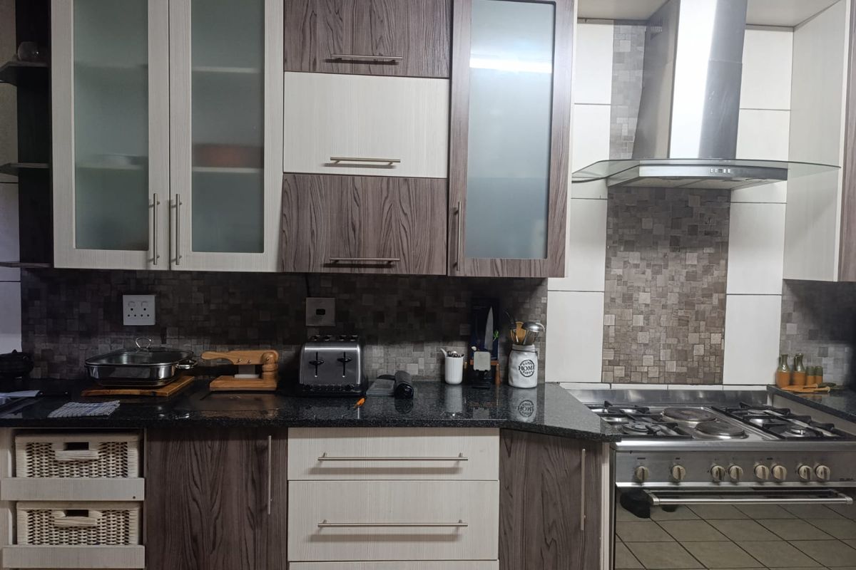 FAMILY HOME SITUATED IN A GOOD AREA  OF DEL JUDOR - Photo 2
