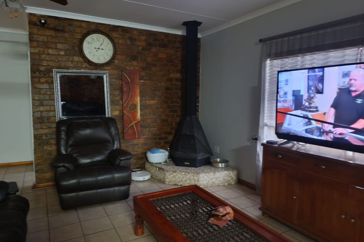 FAMILY HOME SITUATED IN A GOOD AREA  OF DEL JUDOR - Photo 4