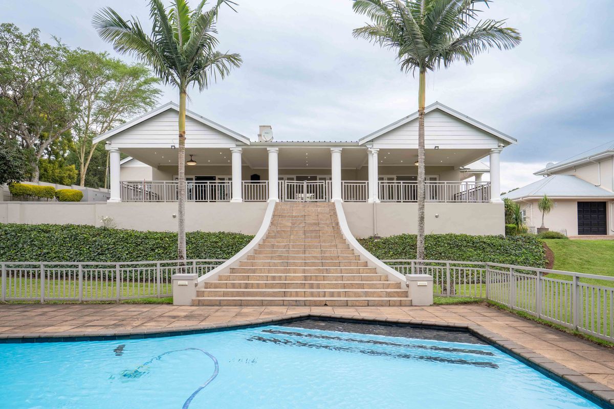 Luxury Two Home Estate in Kloof’s Prestigious Blue Zone - Photo 2