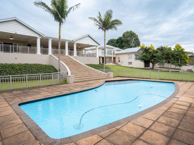 Luxury Two Home Estate in Kloof’s Prestigious Blue Zone - Photo 1