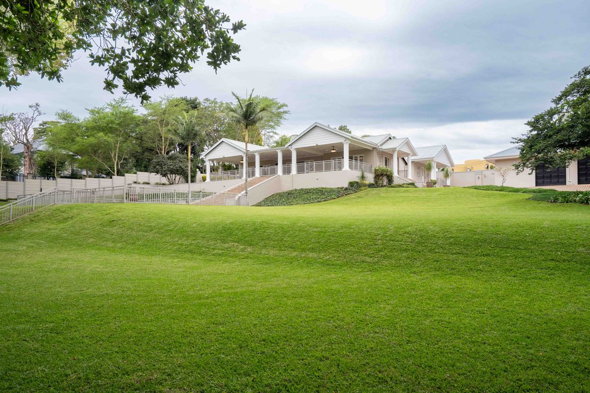 Luxury Two Home Estate in Kloof’s Prestigious Blue Zone - Photo 3