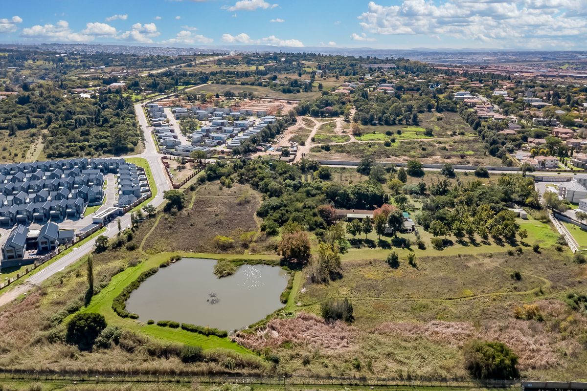 Starting to bid from R13 500 000.00 !!! Live Online Auction! Non-Distressed Auction - Photo 4