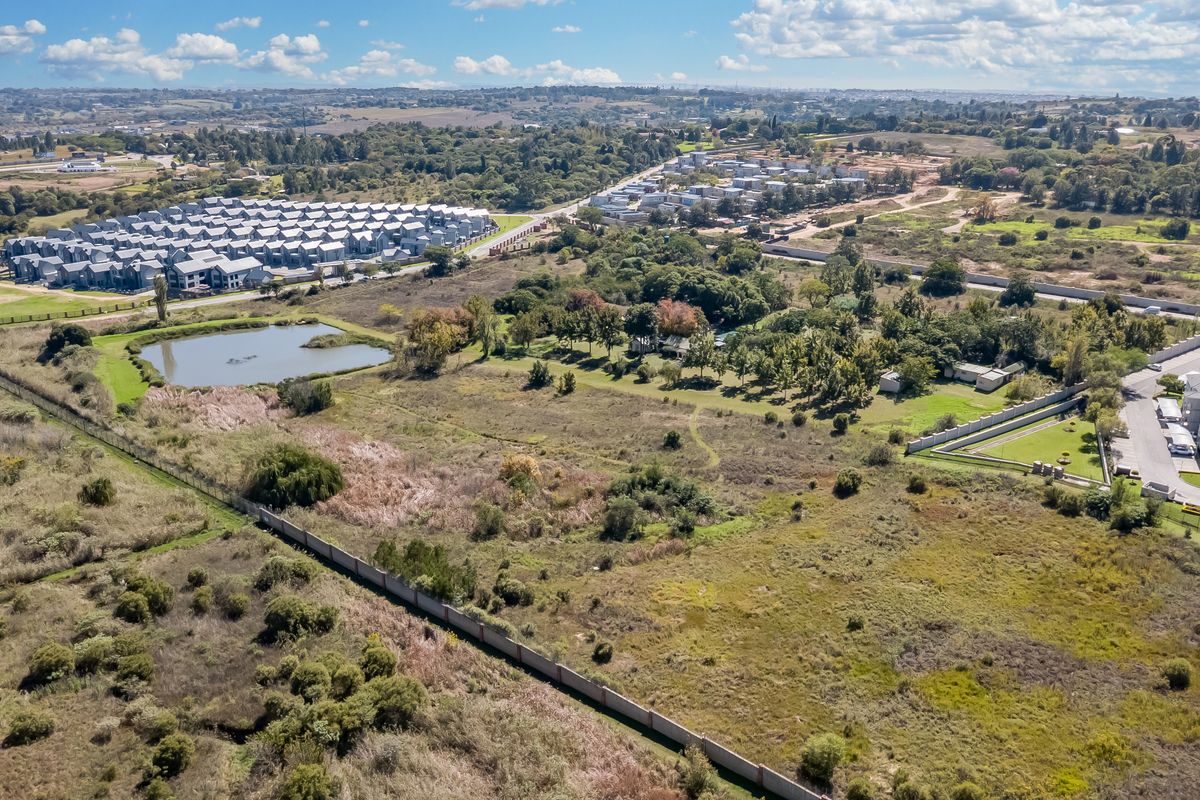 Starting to bid from R13 500 000.00 !!! Live Online Auction! Non-Distressed Auction - Photo 3