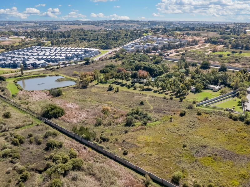 Starting to bid from R13 500 000.00 !!! Live Online Auction! Non-Distressed Auction - Photo 3