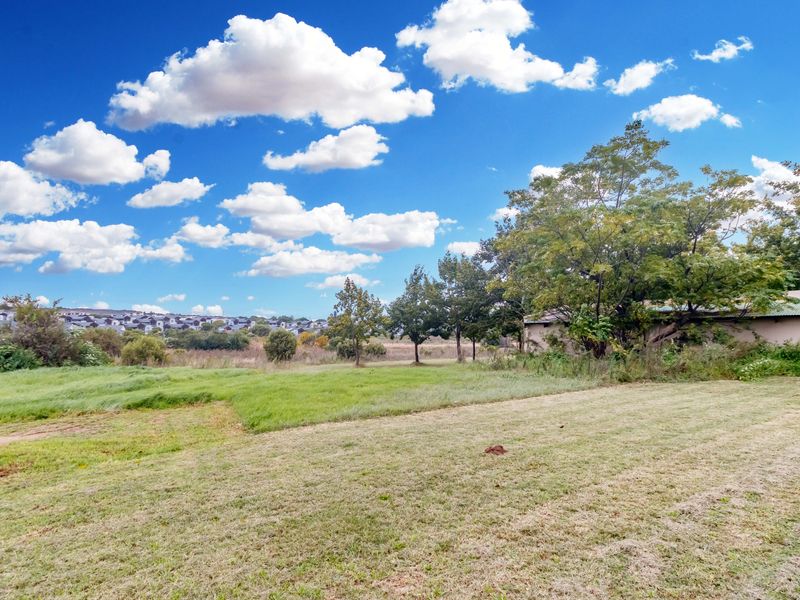 Starting to bid from R13 500 000.00 !!! Live Online Auction! Non-Distressed Auction - Photo 9