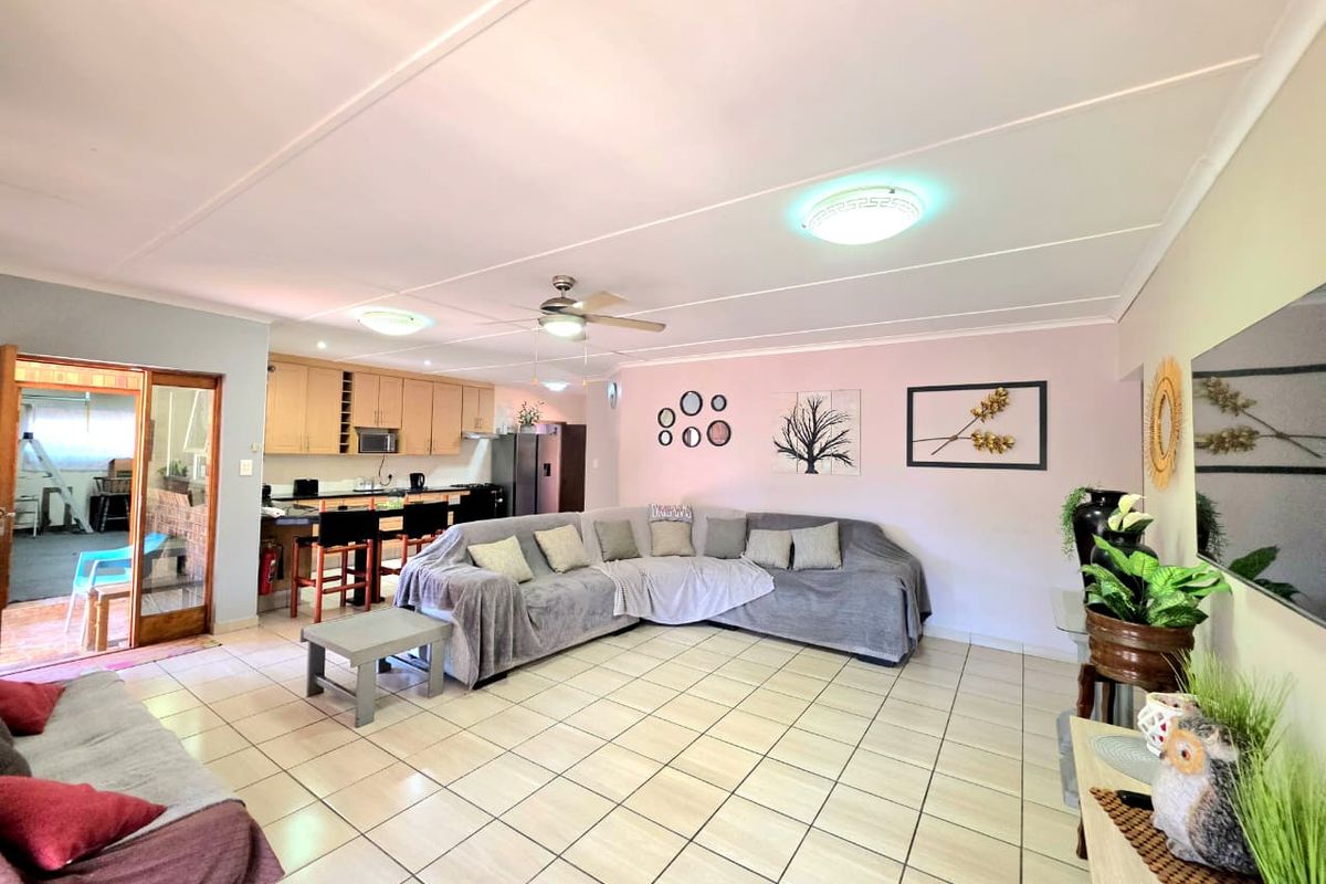 Modern, Move-In Ready Home with Flexible Living Options - Photo 5