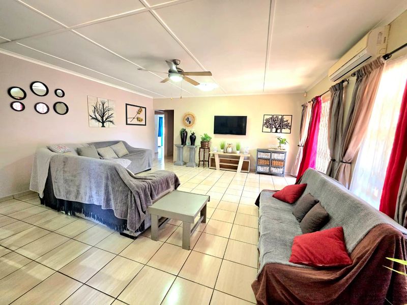Modern, Move-In Ready Home with Flexible Living Options - Photo 7