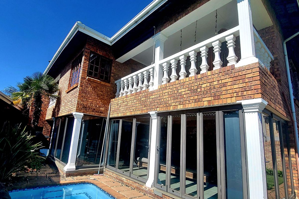 Live the Luxury! - Photo 2