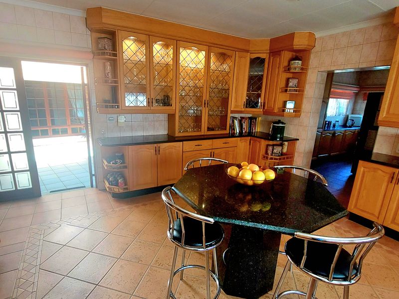 Live the Luxury! - Photo 6