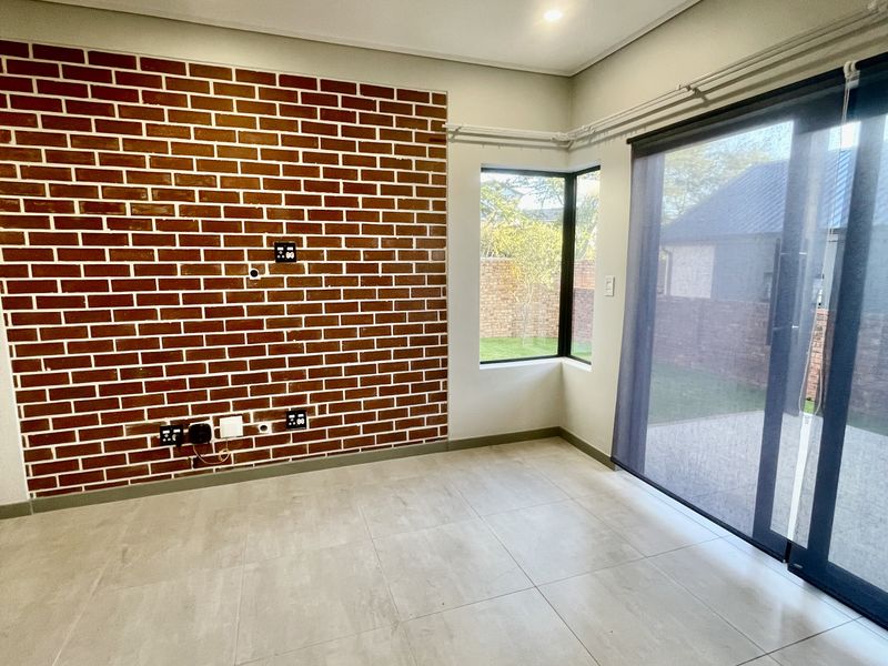 Modern 3-Bedroom Home in a Secure Estate – Baltimore - Photo 3