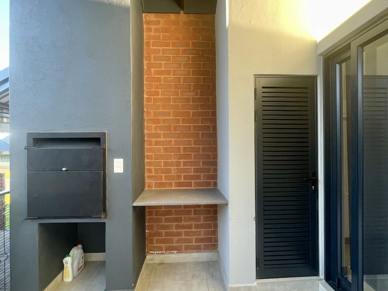 Modern 3-Bedroom Home in a Secure Estate – Baltimore - Photo 9