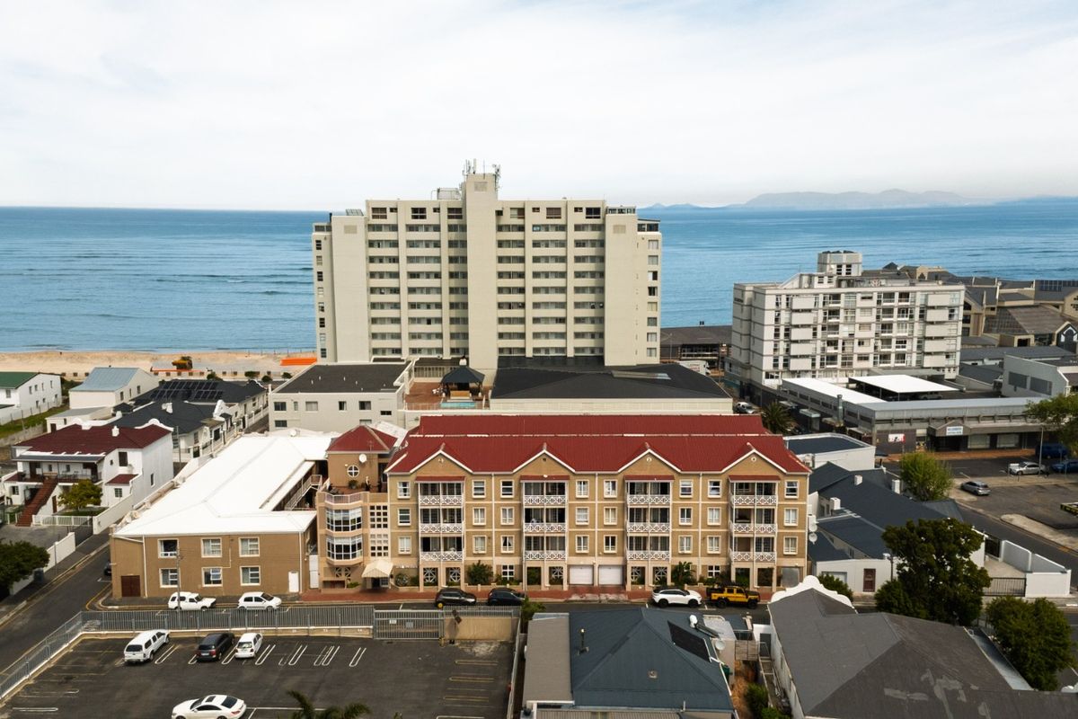Discover a modern, airy 65sqm ground floor apartment in Strand—ideal for a professional couple. - Photo 4
