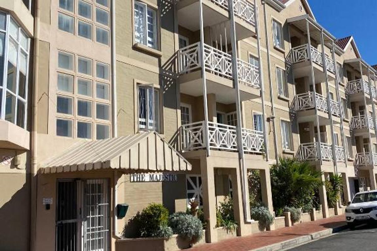 Discover a modern, airy 65sqm ground floor apartment in Strand—ideal for a professional couple. - Photo 3