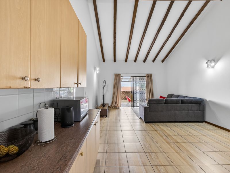 Modern 3-Bedroom Apartment in Noordhang - Photo 2
