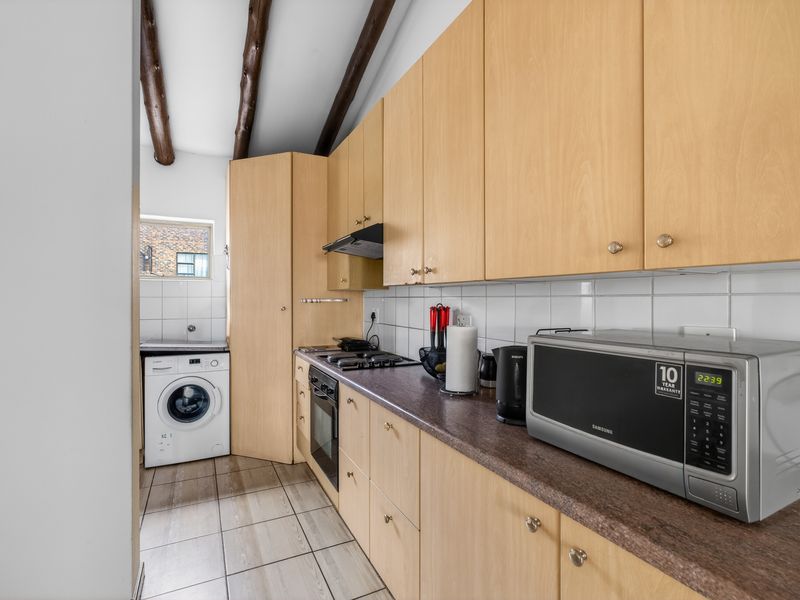 Modern 3-Bedroom Apartment in Noordhang - Photo 1
