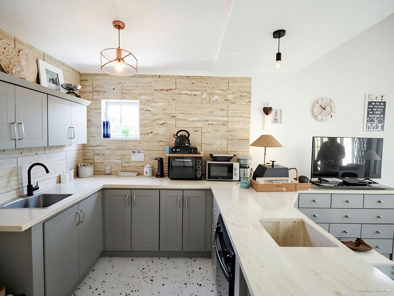 Investment Opportunity with Two Flatlets - Photo 6