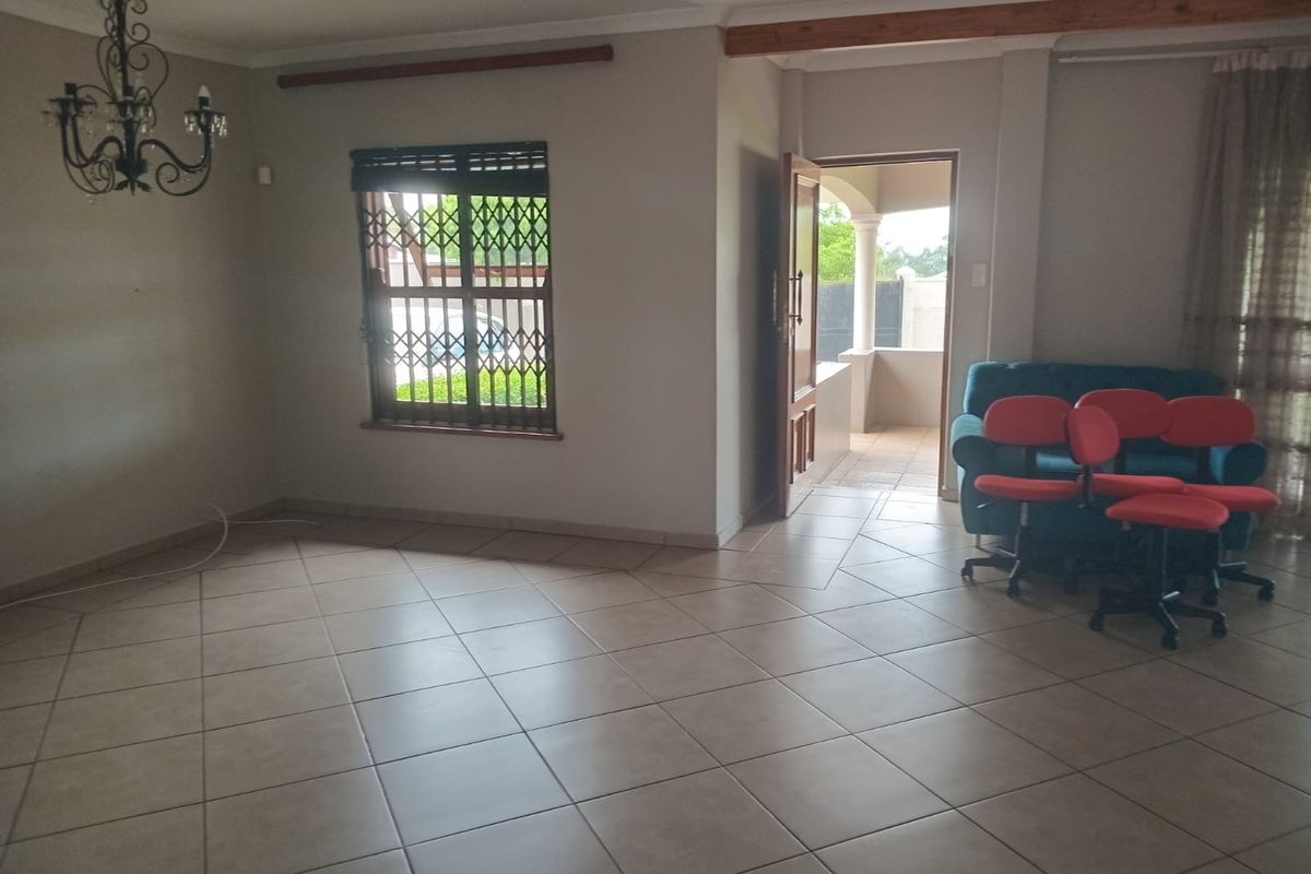 Bellevue - House To Let - Photo 3