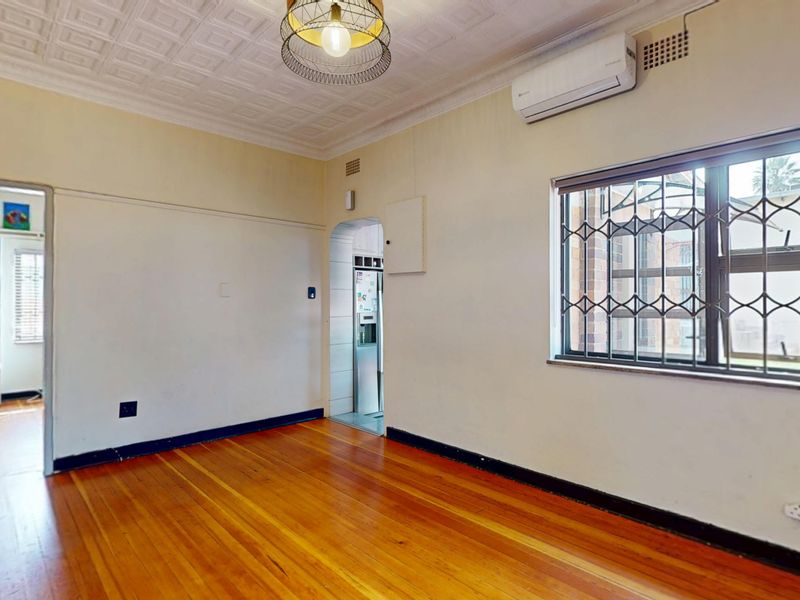 Elegant 5 Bedroom Family Residence with Flatlet! - Photo 5