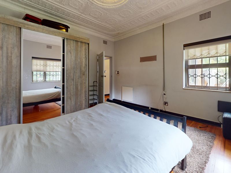 Elegant 5 Bedroom Family Residence with Flatlet! - Photo 8